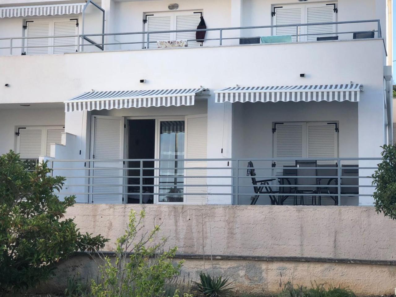 Apartman Ylli Nečujam Extérieur photo