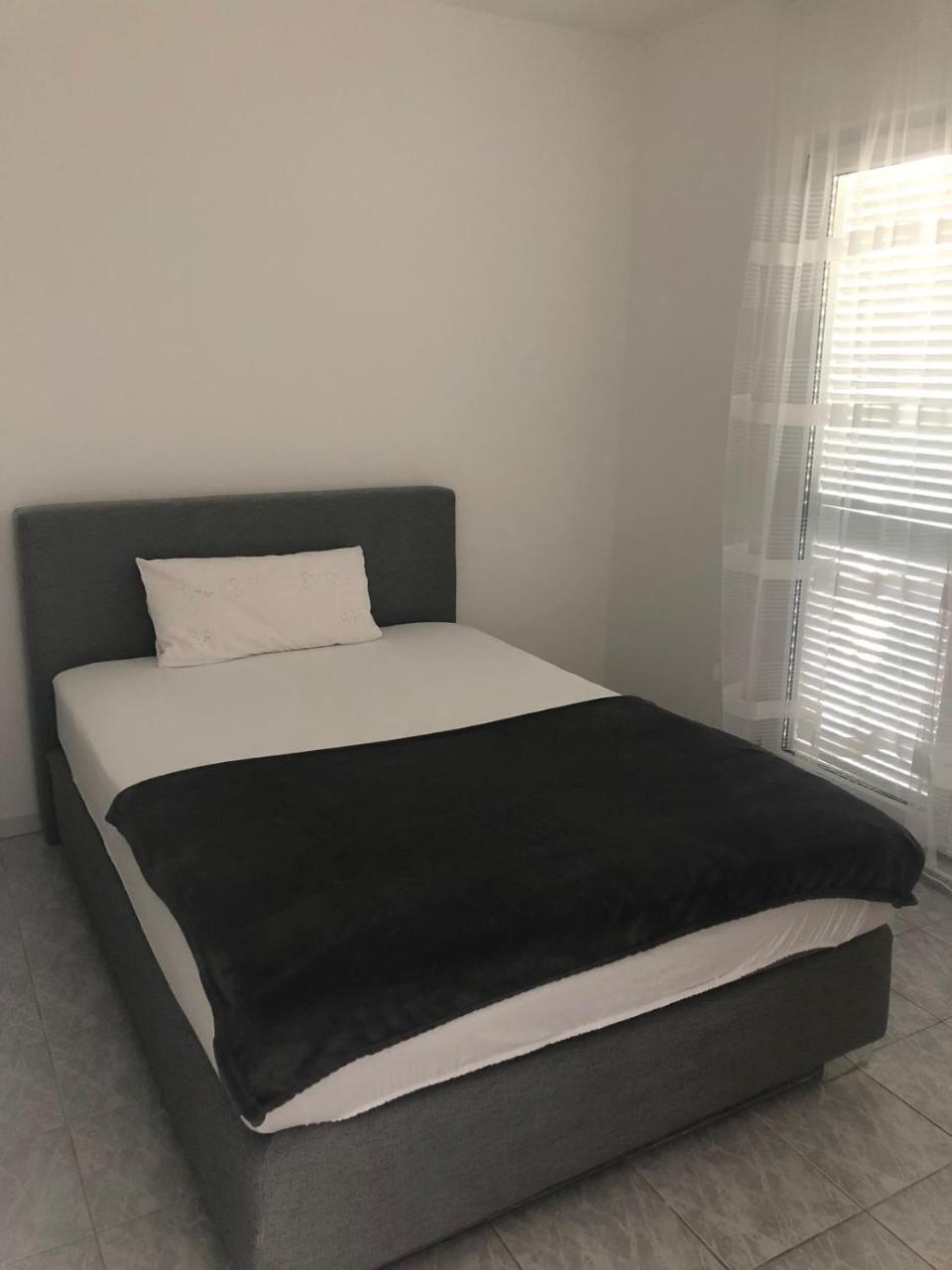 Apartman Ylli Nečujam Extérieur photo